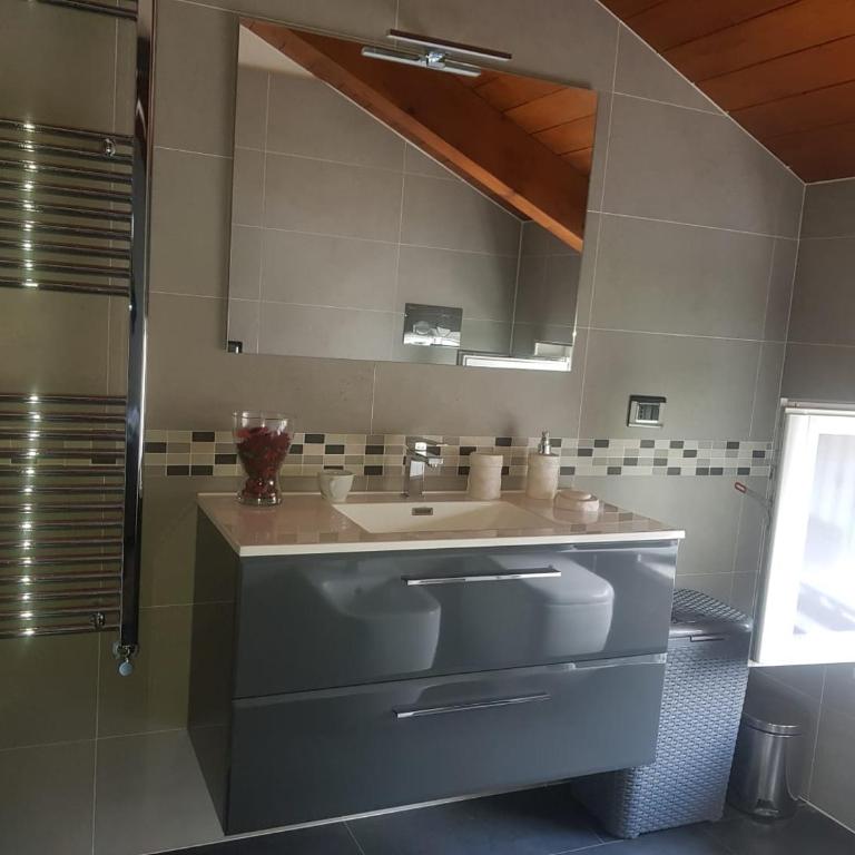THE ATTIC ROOM - Triple Room with Private Bathroom - 9