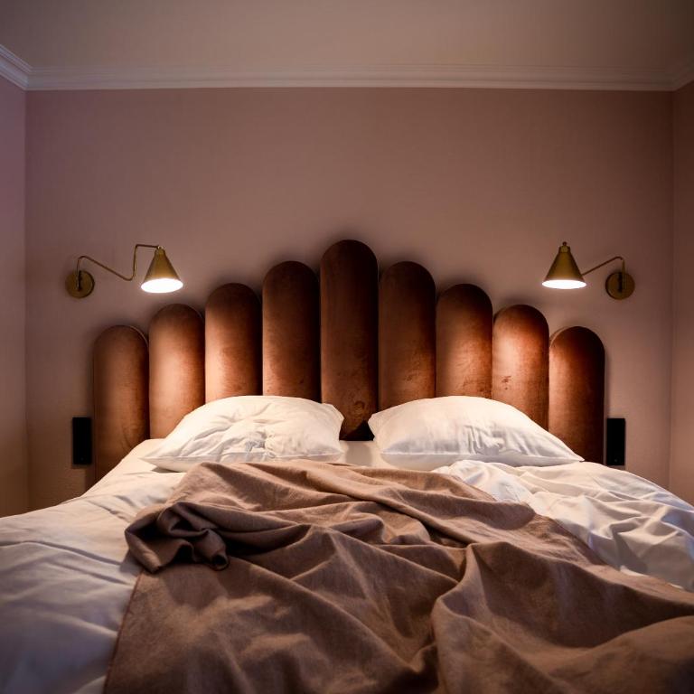 Alpine Hideaway ZILLERTALERHOF - 4 Sterne Superior - Casual Zimmer - 2