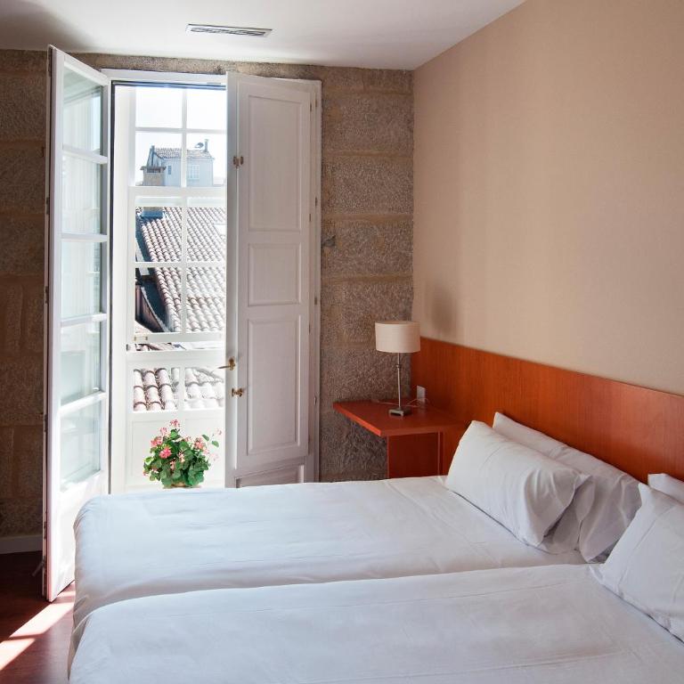 Hotel Montes - Twin Room - 7