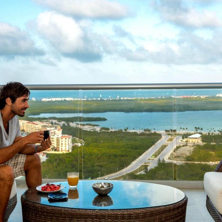 Suites Malecon Cancun - One Bedroom Suite with Ocean View - 7