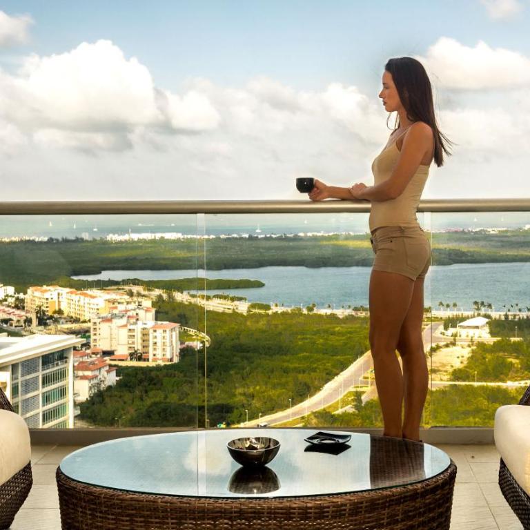 Suites Malecon Cancun - Two-Bedroom Suite with Sea View - 3