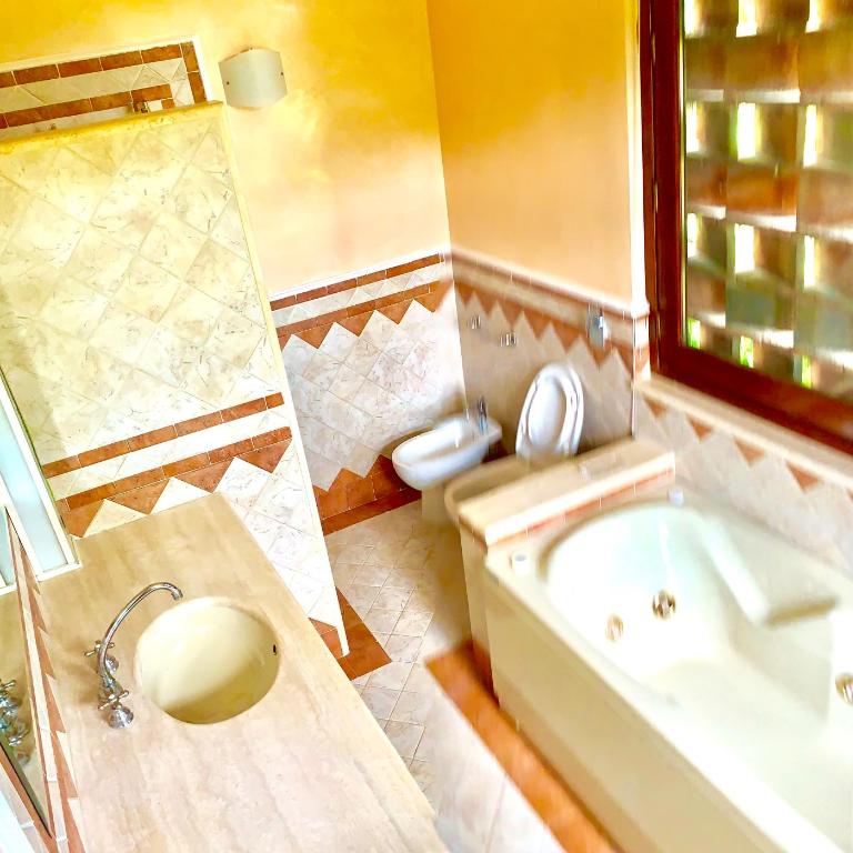 B&B La Fornace del Sole - Camera Matrimoniale con Vasca Idromassaggio - 8