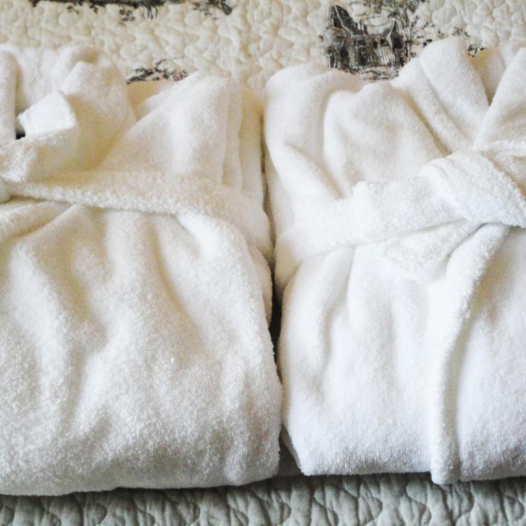 La Chênaie De Gordes - Chambre Double avec Salle de Bains Privative - 3