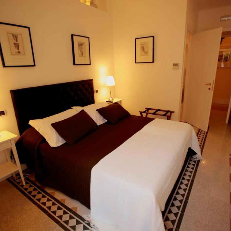 Residenza Mazzini - Small Double Room with Garden View and Balcony - 8