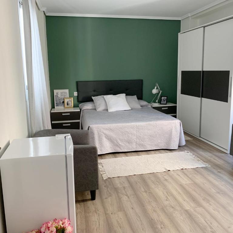 Slow Room Valencia - Double Room with Shared Bathroom and Shared Terrace - 5