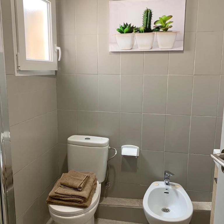 Slow Room Valencia - Double Room with Shared Bathroom and Shared Terrace - 8