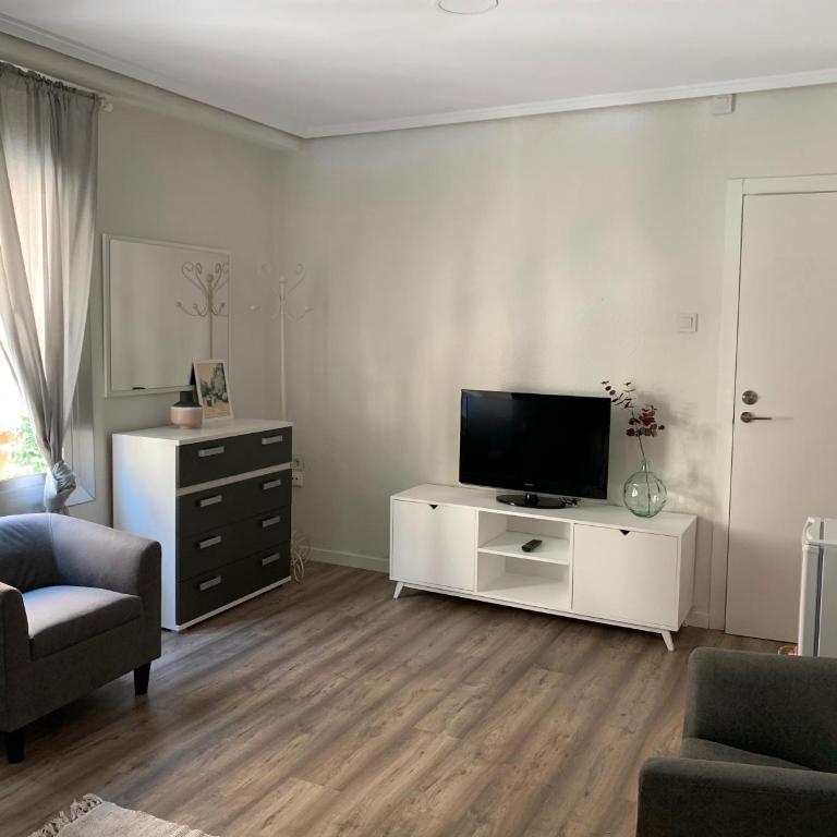 Slow Room Valencia - Double Room with Shared Bathroom and Shared Terrace - 7