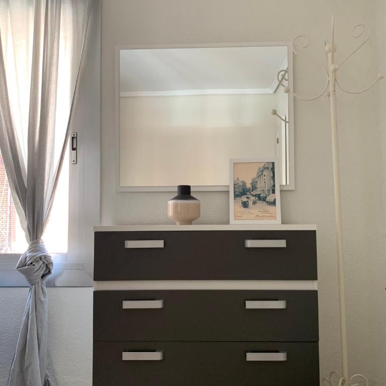 Slow Room Valencia - Double Room with Shared Bathroom and Shared Terrace - 6