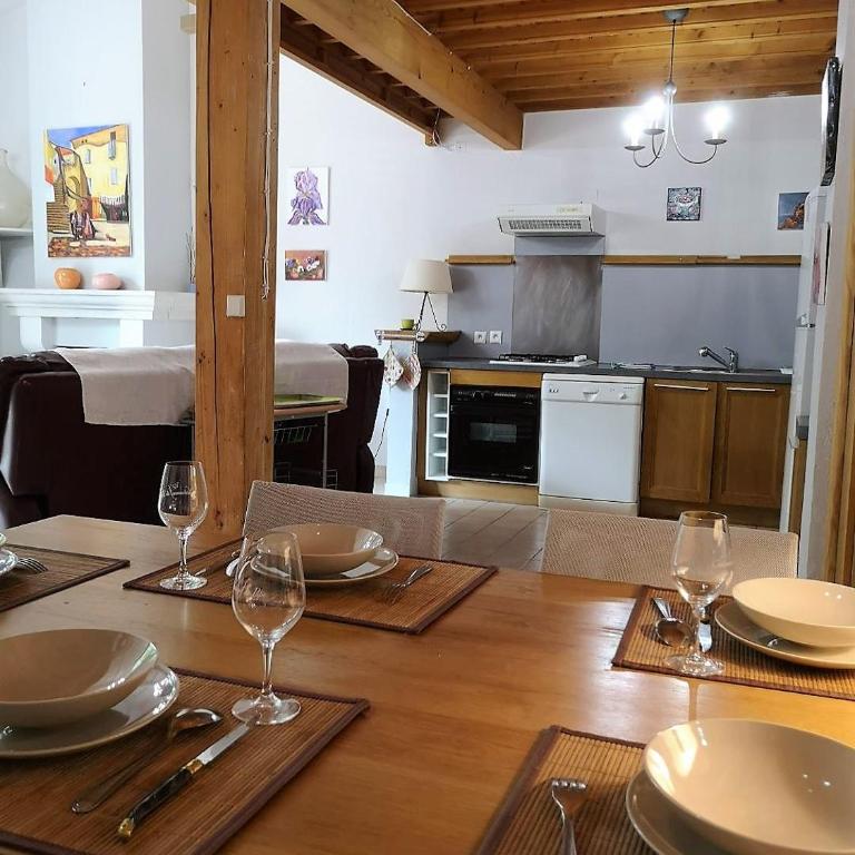 Domaine en Provence Gîte la Ferrandiere - Maison 2 Chambres - 13