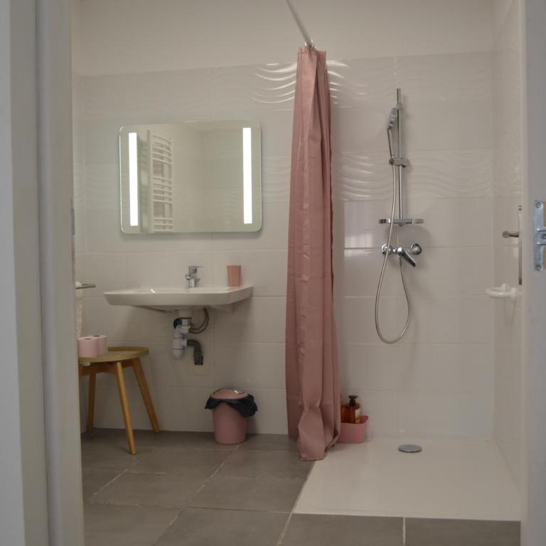 La Bulle familles Clim, wifi, airport shuttle,tout à pied - Haus mit 3 Schlafzimmern - 28