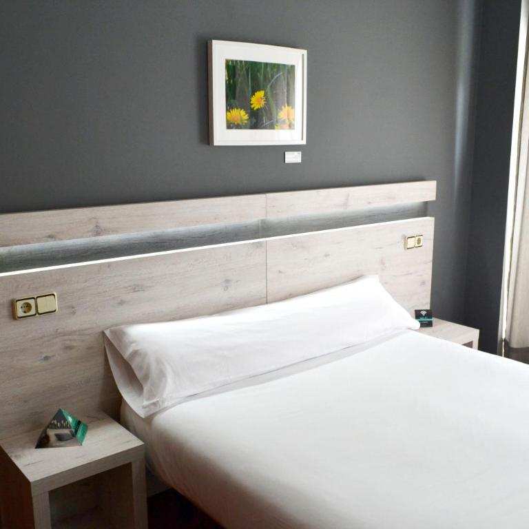 Alda Puerta Coruña - Habitación Doble Económica - 1 o 2 camas - 7