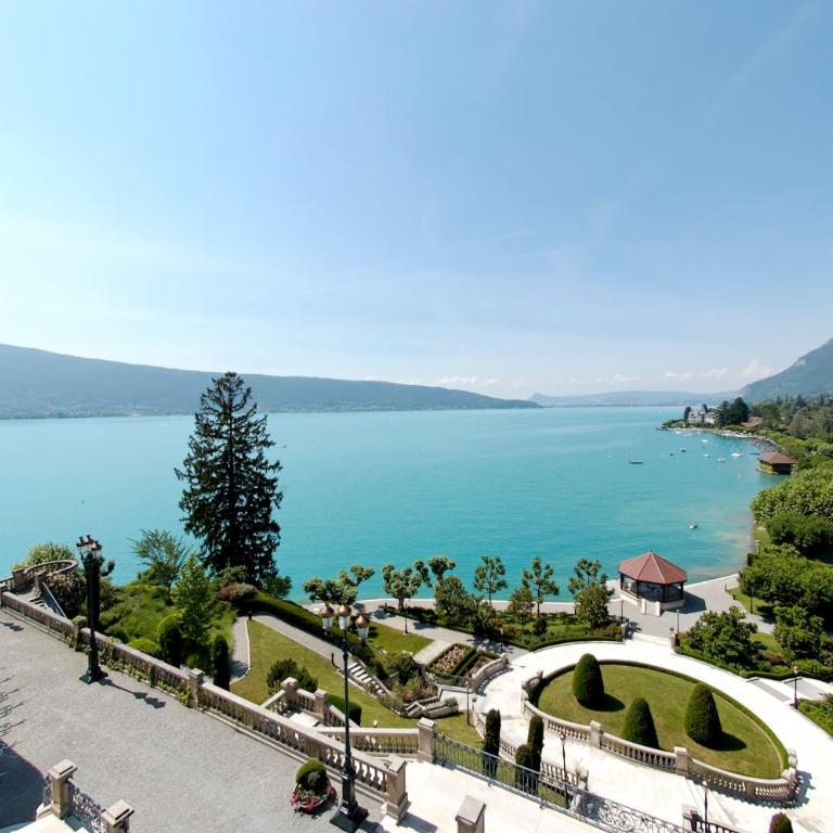 Le Palace de Menthon - Chambre Panoramique - Vue sur Lac - Accès au Spa Inclus - 2