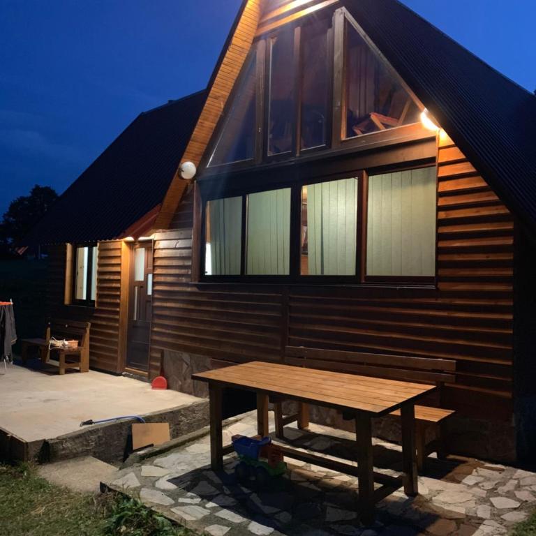 FeĐoNi - Three-Bedroom Vacation Home - 1