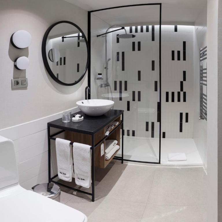 ICON Embassy - Habitación Triple - 5