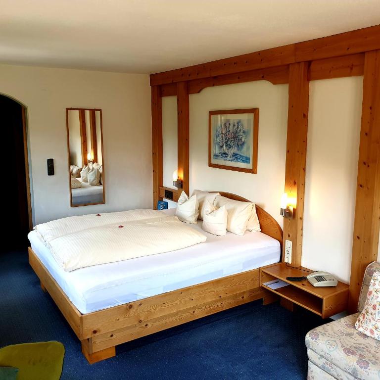 Hotel Alpin - Doppelzimmer mit Balkon - 11