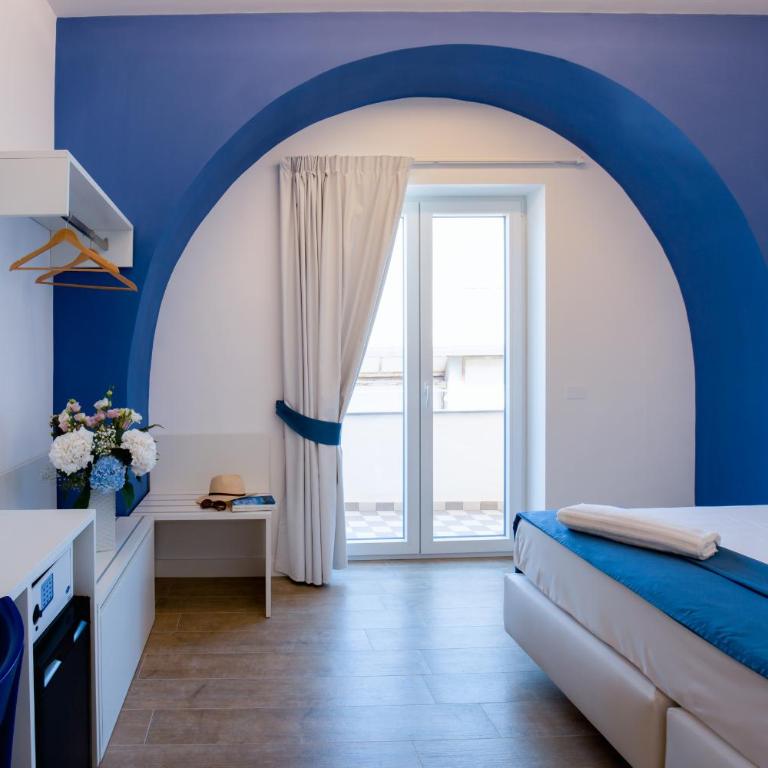 Xenia House Sorrento - Camera Matrimoniale/Doppia con Letti Singoli con Bagno Privato - 1