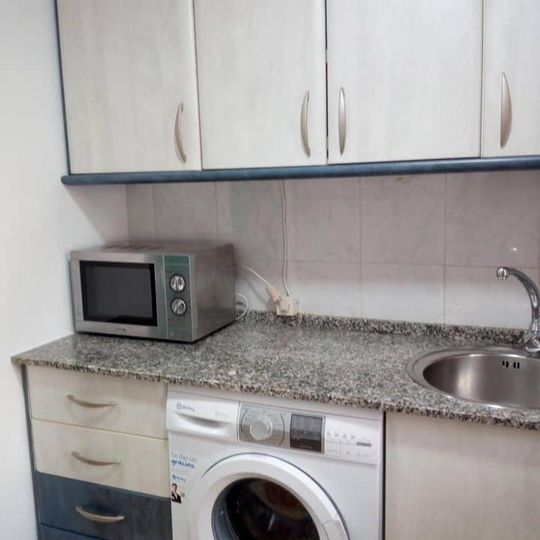 Piso cerca de la playa victoria (450m aprox) - Apartamento de 3 dormitorios - 5