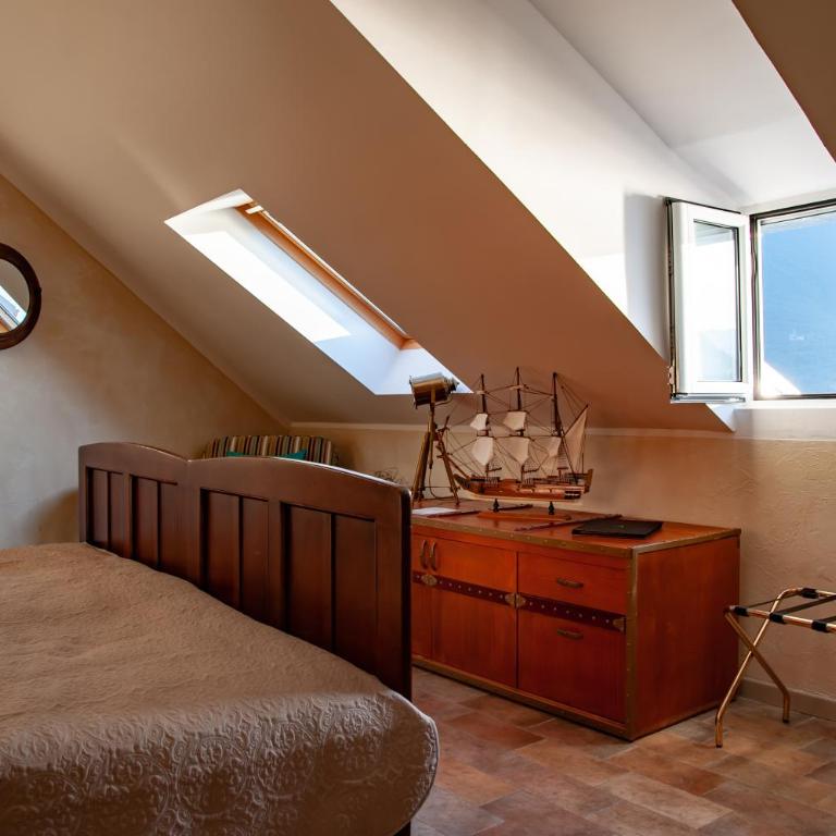 Palazzo Radomiri Heritage Boutique Hotel - Attic Twin Room - 7