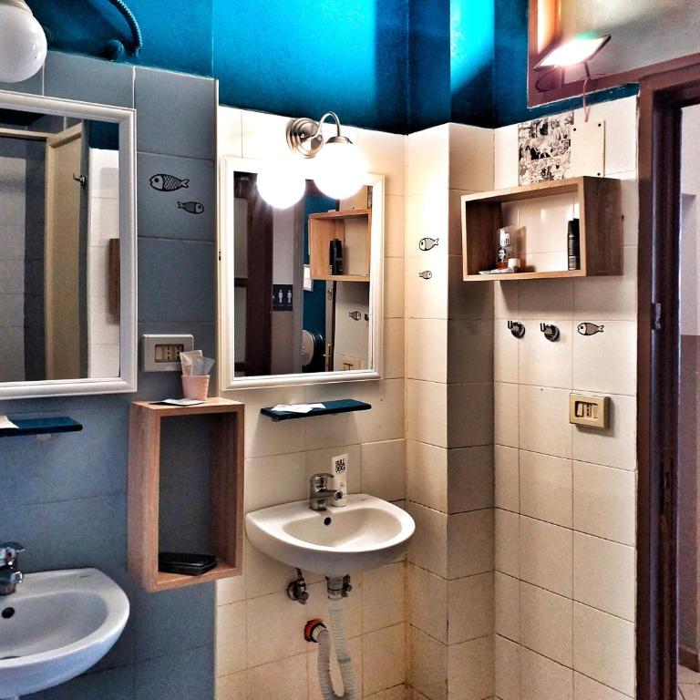 Ostello degli Elefanti - Bed in 4-Bed Mixed Dormitory Room with Shared Bathroom - 4