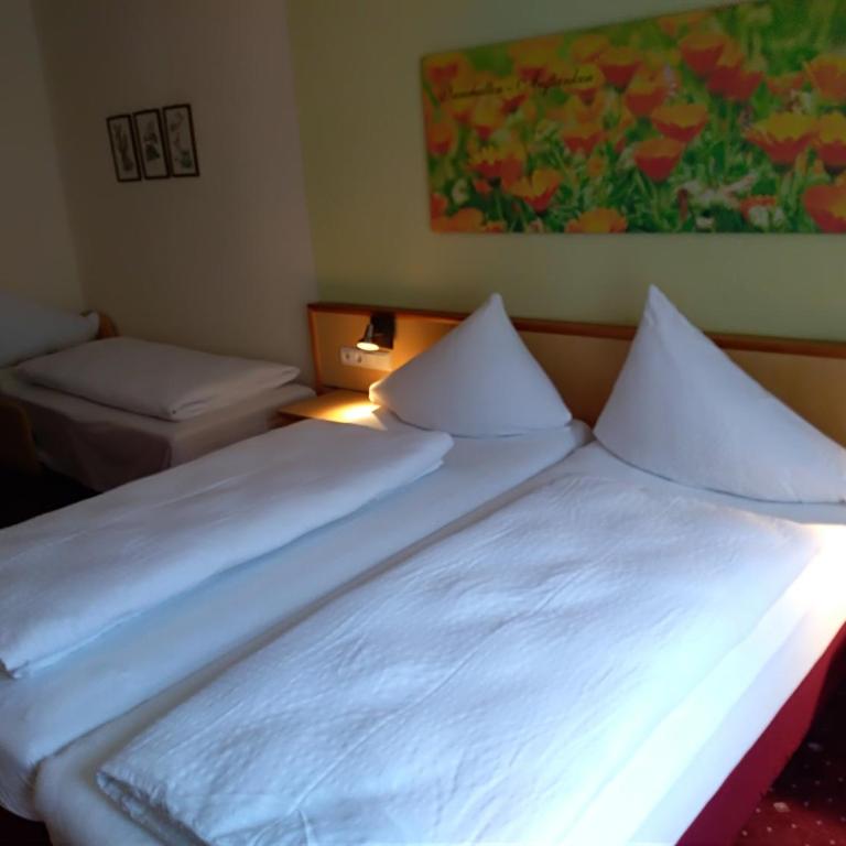 Hotel Wiesenhof - Dreibettzimmer mit Balkon - 5