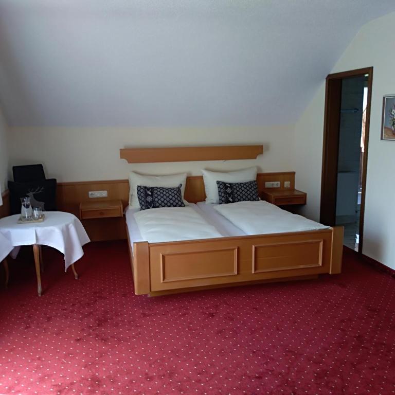 Hotel Wiesenhof - Doppelzimmer mit Balkon - 10