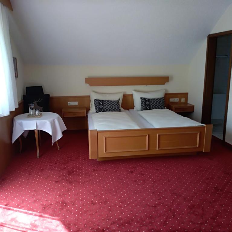 Hotel Wiesenhof - Doppelzimmer mit Balkon - 6