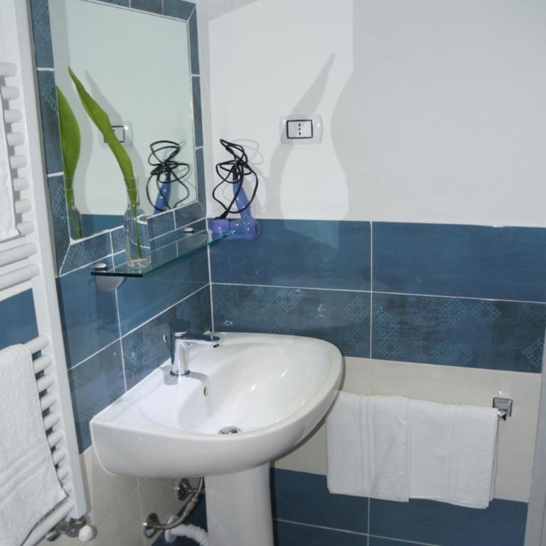 affittacamere BABY - Camera Matrimoniale con Bagno Privato - 6