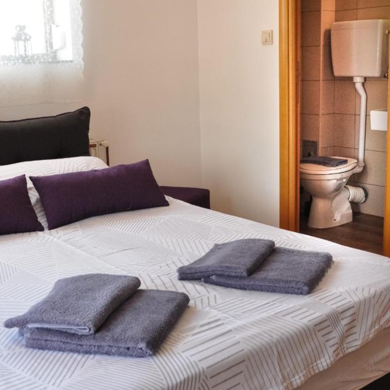 Apartments "New Village" - Deluks Dvokrevetna Soba sa Bračnim Krevetom i Balkonom - 15