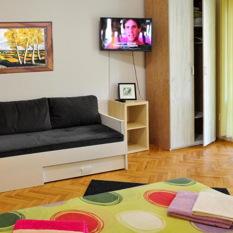 Apartments "New Village" - Deluks Dvokrevetna Soba sa Bračnim Krevetom i Tušem - 12