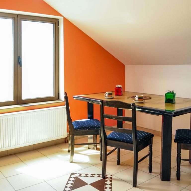 Apartments "New Village" - Deluks Dvokrevetna Soba sa Bračnim Krevetom i Balkonom - 4