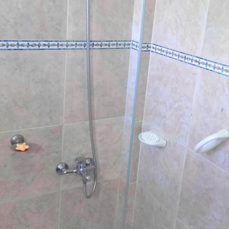 Habitación Hemerocallis - Hospedaje Lo De Juan y Mabel - Habitación Doble con baño privado - 2