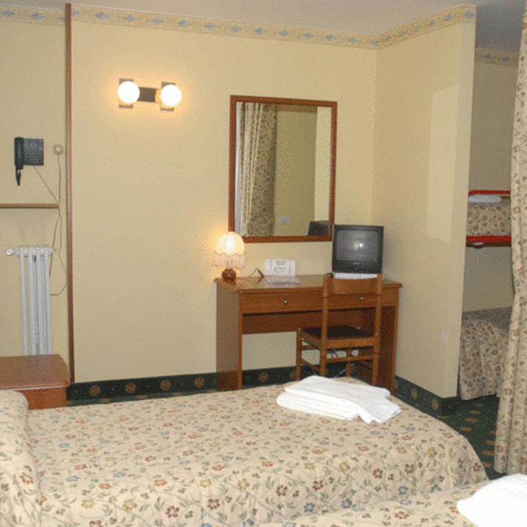 Hotel Biancaneve - Camera Matrimoniale/Doppia con Letti Singoli - 2