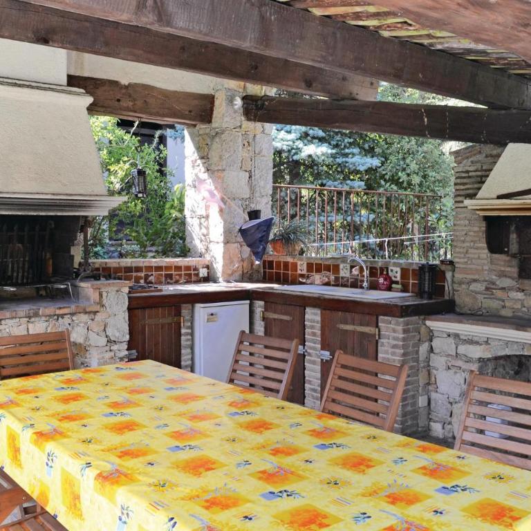 Awesome Home In La Roquette Sur Siagne - Maison de Vacances 3 Chambres - 6