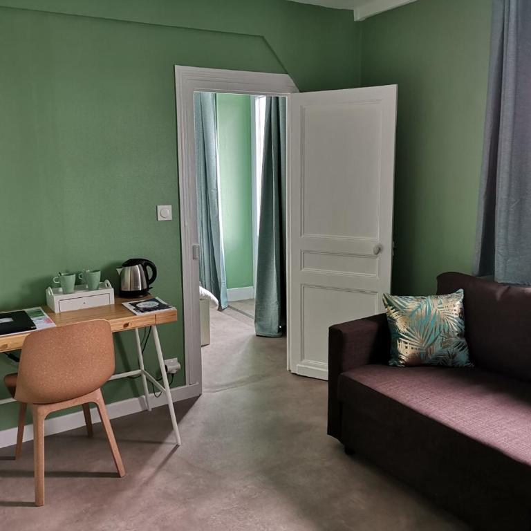 Lamarck Guest - Chambre Quadruple avec Balcon - 1