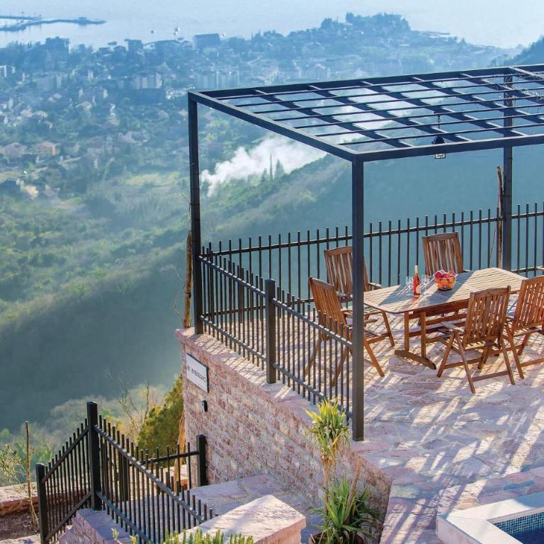 3 Bedroom Beautiful Home In Tivat - Three-Bedroom Vacation Home - 10