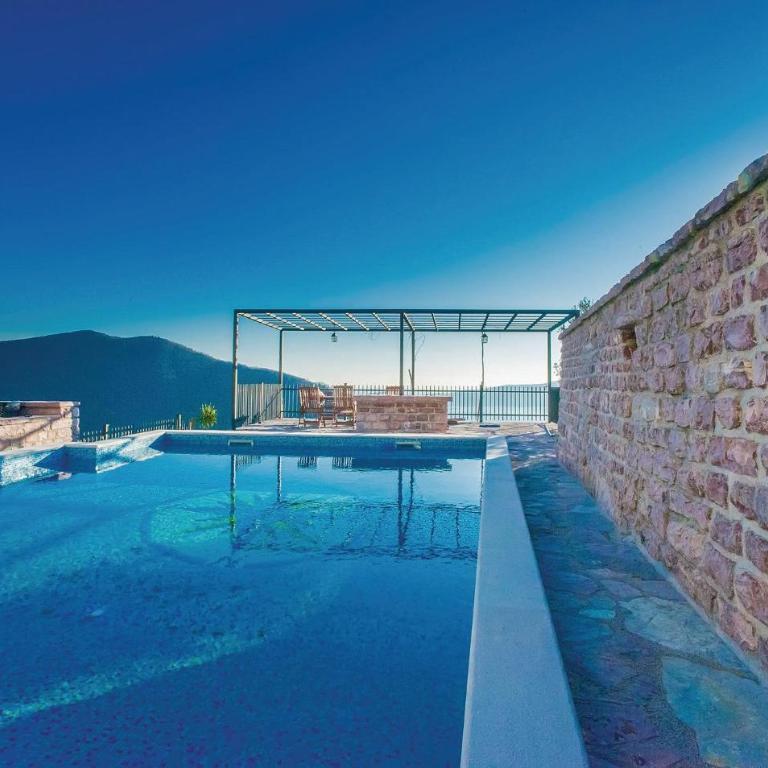 3 Bedroom Beautiful Home In Tivat - Three-Bedroom Vacation Home - 7