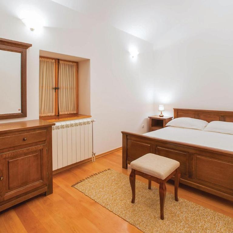 3 Bedroom Beautiful Home In Tivat - Three-Bedroom Vacation Home - 19