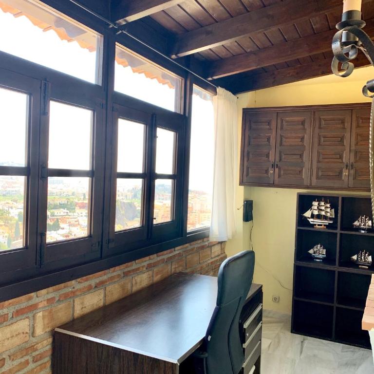 CHALET CON PISCINAS Y VISTAS DE ENSUEÑO - Casa de 5 dormitorios - 40