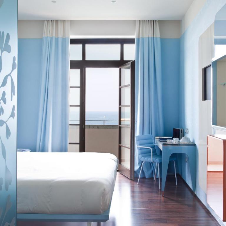 JR Hotels Bari Grande Albergo delle Nazioni - Camera Matrimoniale con Vista Mare - 1