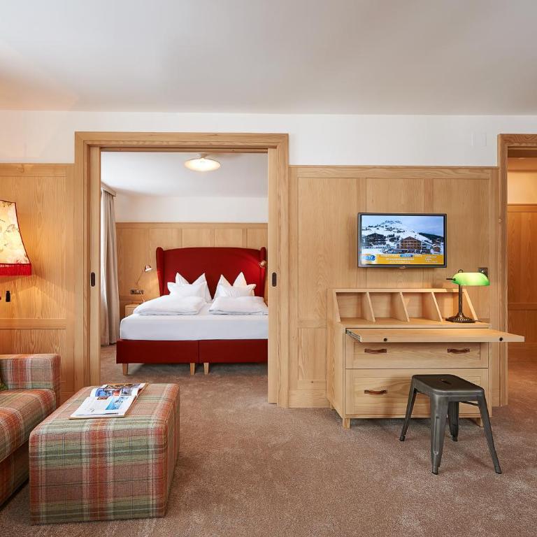 Boutique-Hotel Schmelzhof - Deluxe Suite - 4