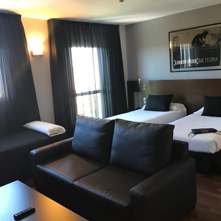 TaCH Madrid Airport - Triple Room with Bath - 6