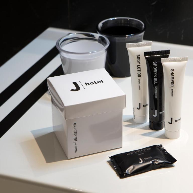 J Hotel - Camera Tripla Standard - 2