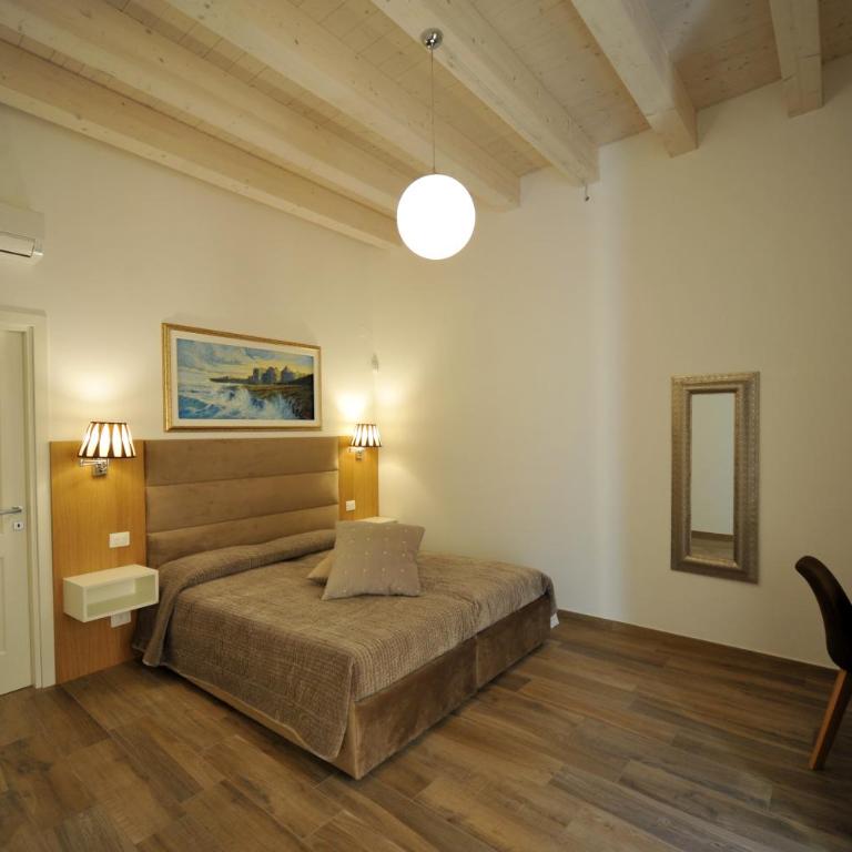 B&B Palazzo San Michele - Camera Superior Matrimoniale/Doppia con Letti Singoli con Vista Città - 4