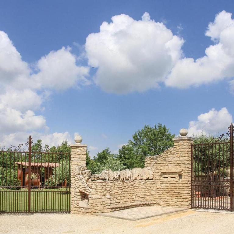 Amazing Home In Gordes - Three-Bedroom Vacation Home - 18
