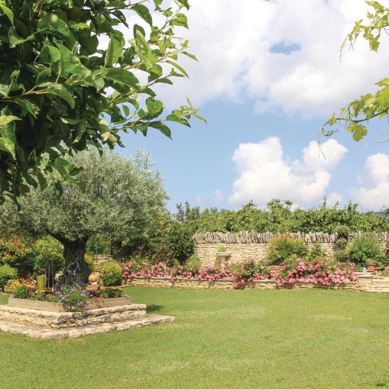 Amazing Home In Gordes - Three-Bedroom Vacation Home - 17