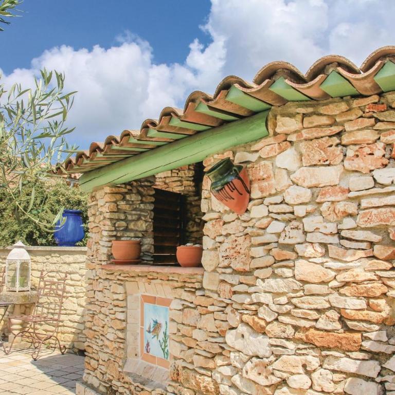 Amazing Home In Gordes - Three-Bedroom Vacation Home - 33