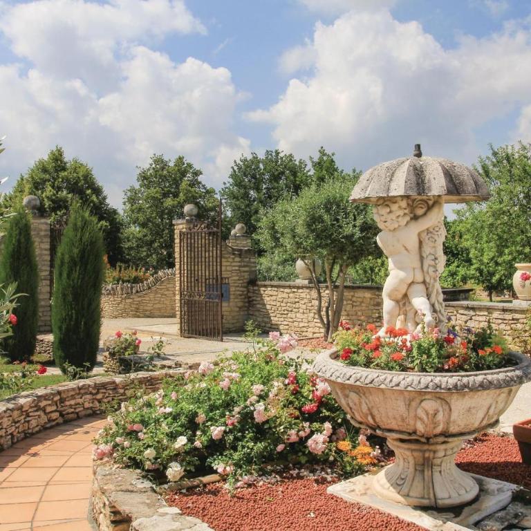 Amazing Home In Gordes - Three-Bedroom Vacation Home - 16