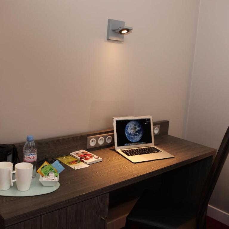 Hôtel Les Trois Roses, Meylan Grenoble - Chambre Deluxe Double ou Lits Jumeaux - 4