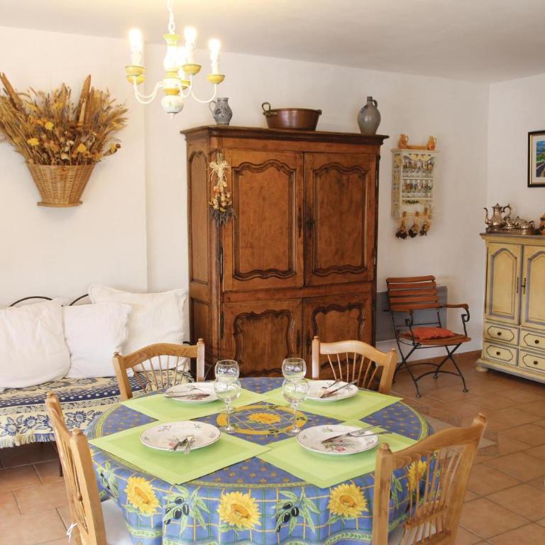 Amazing Home In Gordes - Three-Bedroom Vacation Home - 22