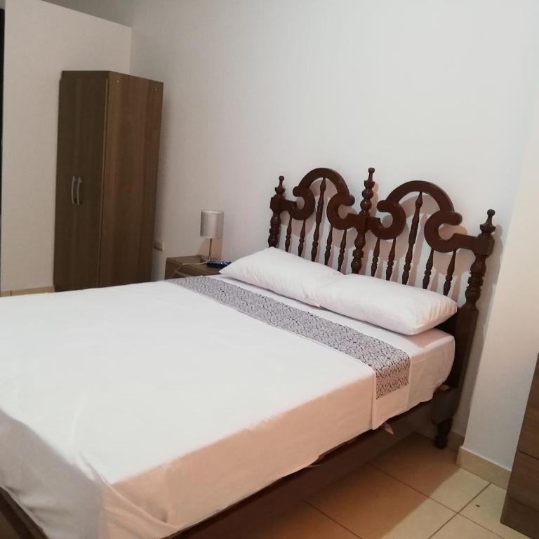 ALOJAMIENTO FAMILIAR ORQUIDE@S - Habitación Deluxe - 1 cama grande - 1